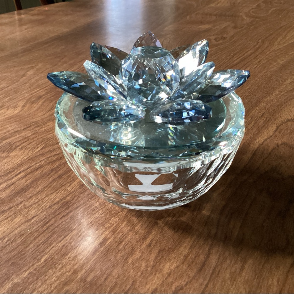 Lotus Flower Trinket Dish - Picture 4 of 4